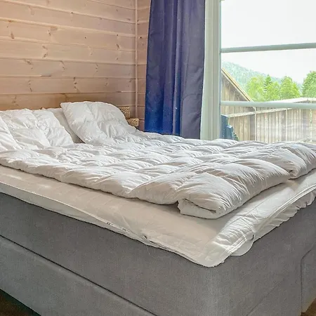 Casa de Férias Cozy In With Sauna Hornindal